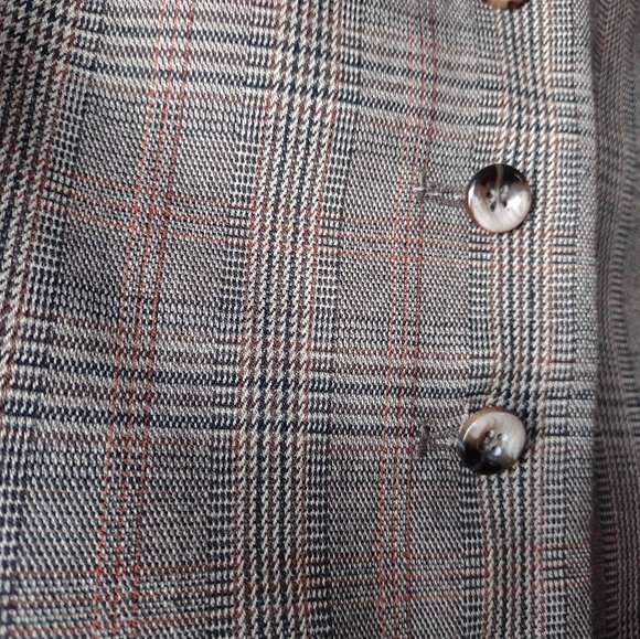 Women's Vest - Picture 2 of 4